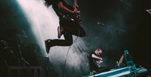 Чемпионат по прыжкам в высоту среди гитаристов. Клуб "Бинго", 2011 год