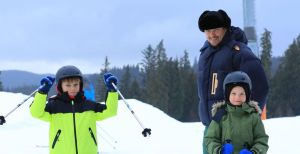 Александр Усик с сыновьями Кириллом и Михаилом