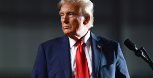 Дональд Трамп ввів нові мита на імпорт
