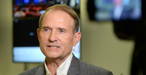 За документами, дача Медведчука була спортивною базою, якою володіла фірма Оксани Марченко.