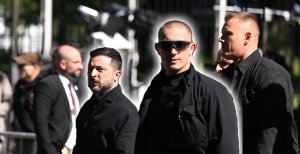 Поруч із Володимиром Зеленським засвітився новий охоронець