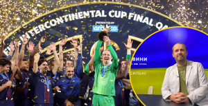 Матвей Сафонов (с кубком) и Виталий Волочай