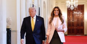 Трамп проигнорировал жену в праздничный день