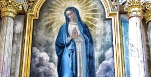 Православные обращаются с почтением к Богородице Марии