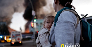 В этом кадре - вся суть жизни украинцев сейчас