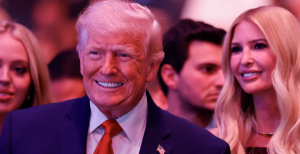 Дональд Трамп з дочками Тіффані та Іванкою