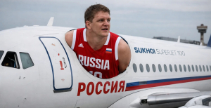 Российский баскетболист не поместился в SSJ-100