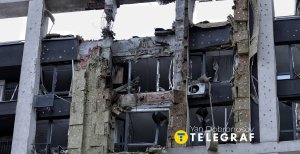 Строительные конструкции держатся на оголенной арматуре