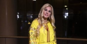 Камалия попала в скандал с деньгами