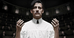 Прообраз героя Клайва Оуена винайшов, крім іншого, хірургічні рукавички