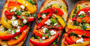 Пикантная закуска из запечённого перца: вкус, от которого хочется облизать ложки до блеска (видео)