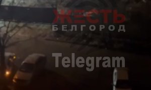 От взрывов у автомобилей срабатывает сигнализация