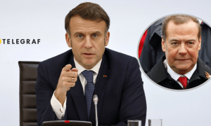 Эммануэль Макрон и Дмитрий Медведев