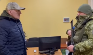 Посол Беларуси Игорь Сокол получил от украинского пограничника "30 сребреников"