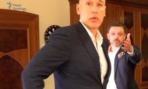 Банковские сотрудники занимаются отнюдь не банковской работой