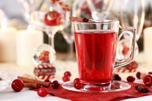 Полезный и вкусный узвар из яблок и клюквы