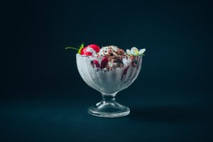 Рецепт на 3 минуты: клубника со сливками