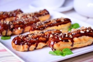 Эклеры ореховые
