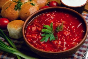 Борщ з тушонкою (відео)