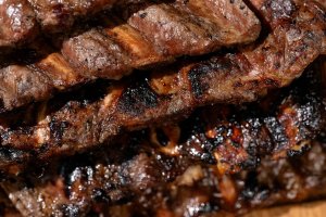 Ребра на сковороді (відео)