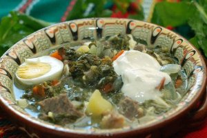 Зеленый борщ на свинине