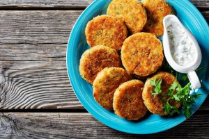 Рубленые котлеты из куриного филе с майонезом (видео)