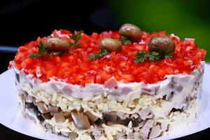 Смачний м'ясний салат на Новий рік: оригінальний рецепт (відео)