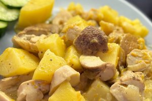 Тушеный картофель с белыми грибами (видео)