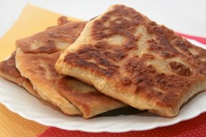 Плацинди з квашеною капустою: фото-рецепт