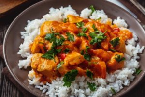 Гуляш із курячого стегна