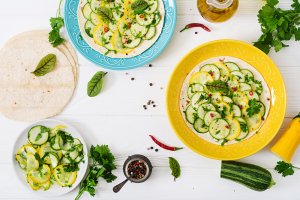 Никаких банок: малосольные кабачки — в пакете (за 6 часов)