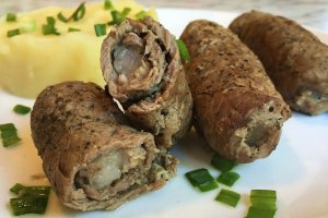 Крученики с салом (видео)