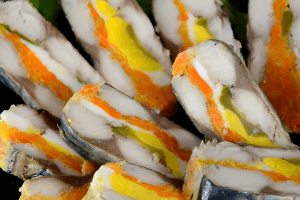 Рулет зі скумбрії: смачна закуска з риби на Новий рік (відео)