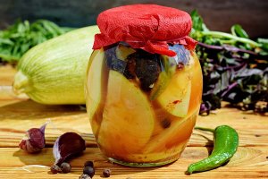 Маринованные кабачки в остром соусе с базиликом "Итальяно"