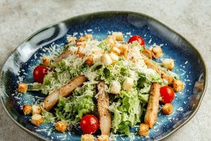 Салат "Цезарь" на Новый год