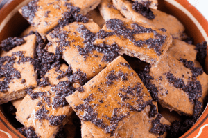 Коржі з маком на кефірі (відео)