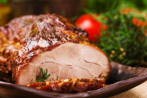 Домашня буженина для святкового столу: ніжна, соковита і ароматна (відео)