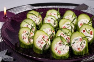 Фаршированные огурцы - просто, эффектно, за считанные минуты