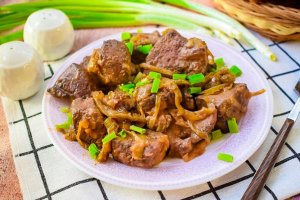 Тушкована печінка (відео)