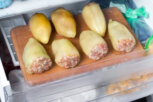 Лучшие рецепты запасливых хозяек: фаршированный перец на зиму