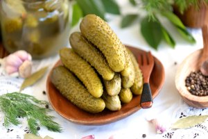 Ароматные малосольные огурчики “Хрусть” с эстрагоном