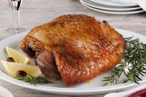 Сочная индейка для новогоднего стола: нежно, ароматно, празднично (видео)