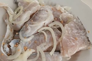 Сельдь из толстолоба (видео)