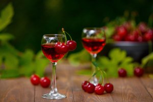 Наливка из вишен (видео)