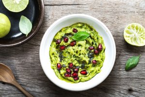 Гранатовый гуакамоле