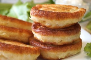 Оладки на ряжанці (відео)