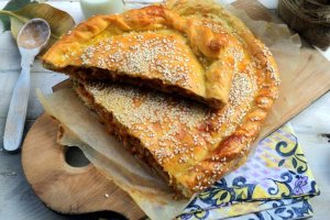 Пирог с тушеной капустой - быстро, вкусно, экономно!