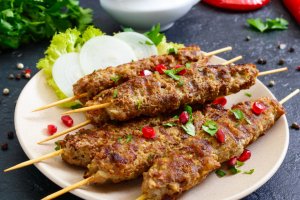 Люля-кебаб на мангале (видео)