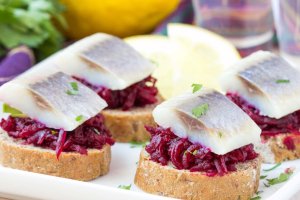 Закуска с селедкой (видео)