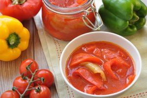 Лечо із болгарського перцю, одразу на стіл (відео)